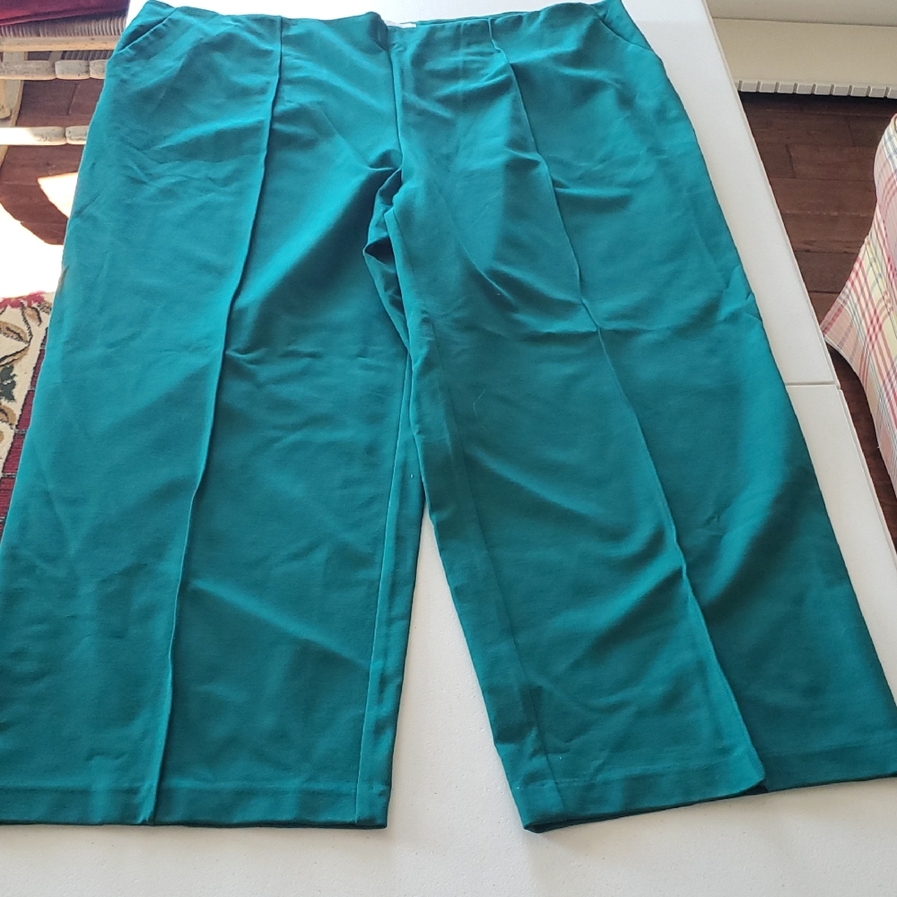 Liz Claiborne Green Trousers